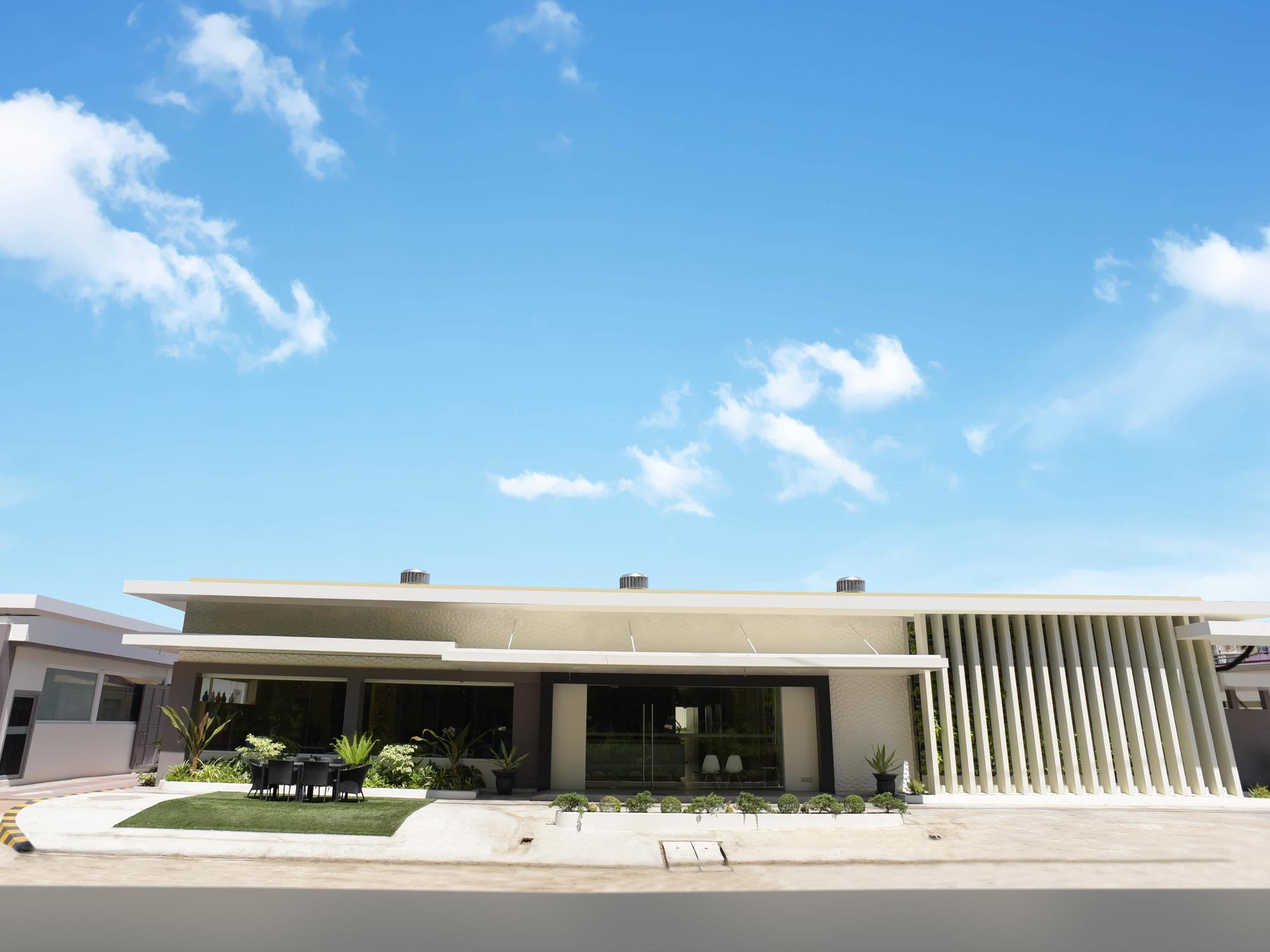 Laoag Parklane Hotel エクステリア 写真